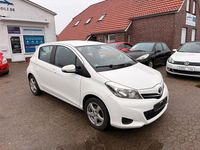 Gebraucht Toyota Yaris Life 99 PS (72 kW) 2012 Weiß Kleinwagen