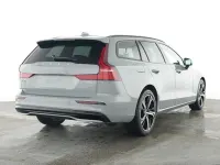 Gebraucht Volvo V60 Plus 197 PS (144 kW) 2026 Grau Kombi