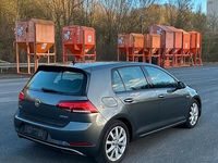 Gebraucht VW Golf VII 131 PS (96 kW) 2019 Grau Kleinwagen