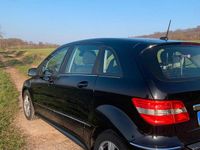 Gebraucht Mercedes 180 85 PS (62 kW) 2010 Schwarz Limousine