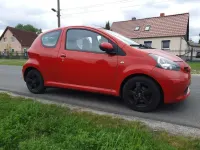 Gebraucht Toyota Aygo 68 PS (50 kW) 2007 Rot Kleinwagen