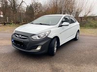 Gebraucht Hyundai Accent 107 PS (78 kW) 2012 Weiß Limousine