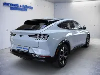 Gebraucht Ford Mustang Mach-E 197 kW (269 PS) 2023 Hell weiß sonderlack SUV