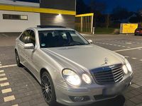 Gebraucht Mercedes E200 184 PS (135 kW) 2007 Grau Limousine