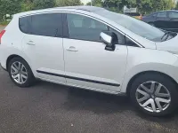 Gebraucht Peugeot 3008 Allure 163 PS (119 kW) 2015 Weiß Kombi