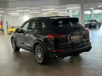 Second-hand Porsche Cayenne 262 CP (192 kW) 2016 Negru SUV
