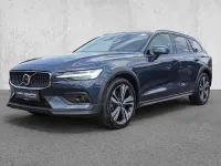 Gebraucht Volvo V60 CC Ultimate 197 PS (144 kW) 2024 Denim blue / metallic Kombi