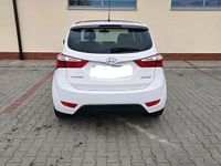 Gebraucht Hyundai ix20 125 PS (91 kW) 2017 Weiß Kleinwagen