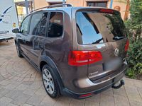 Gebraucht VW Touran Cross 170 PS (125 kW) 2011 Braun Van / Kleinbus