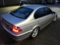 Gebraucht BMW 323 Basis 170 PS (125 kW) 1998 Silber Limousine