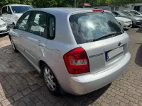 Gebraucht Kia Cerato EX 105 PS (77 kW) 2005 Silber Limousine
