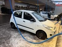 Gebraucht Hyundai i10 69 PS (50 kW) 2011 Weiß Kleinwagen