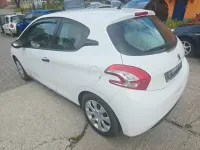 Gebraucht Peugeot 208 Access 68 PS (50 kW) 2013 Weiß Kleinwagen