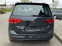 Gebraucht VW Touran 122 PS (89 kW) 2022 Grau Van / Kleinbus