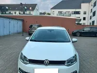 Używany VW Polo Allstar 90 KM (66 kW) 2015 Biały Sedan/Limuzyna