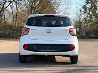 Gebraucht Hyundai i10 67 PS (49 kW) 2018 Weiß Kleinwagen