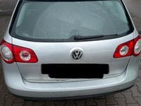 Second-hand VW Passat 140 CP (102 kW) 2008 Argintiu Berlinǎ