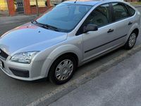 Gebraucht Ford Focus Ambiente 80 PS (58 kW) 2005 Grau Limousine