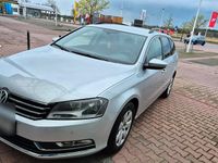 Gebraucht VW Passat 122 PS (89 kW) 2011 Grau Kombi