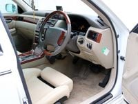 Gebraucht Toyota Crown 280 PS (205 kW) 2000 Pearl white metallic Limousine