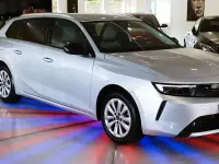 Gebraucht Opel Astra Elegance 131 PS (96 kW) 2024 Silber Kleinwagen