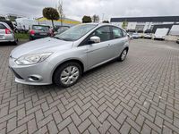 Gebraucht Ford Focus Trend 105 PS (77 kW) 2011 Silber Limousine