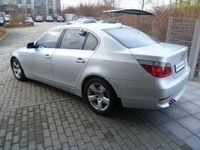 Gebraucht BMW 530 Sport Line 218 PS (160 kW) 2004 Silber metallic Limousine