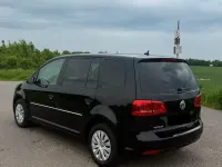 Gebraucht VW Touran Trendline 105 PS (77 kW) 2012 Schwarz Van / Kleinbus