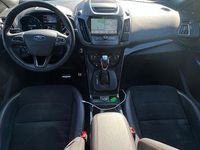 Gebraucht Ford Kuga ST-Line 150 PS (110 kW) 2018 Grün SUV