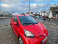 Gebraucht Toyota Aygo 68 PS (50 kW) 2006 Rot Kleinwagen