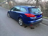 Gebraucht Ford Focus Trend 125 PS (91 kW) 2014 Blau Limousine
