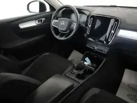 Gebraucht Volvo XC40 Momentum 150 PS (110 kW) 2020 Onyx black / metallic (metallic) SUV