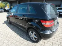 Gebraucht Mercedes B200 140 PS (102 kW) 2011 Schwarz Kleinwagen
