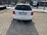 Gebraucht VW Golf VI Comfortline 105 PS (77 kW) 2011 Weiß Kleinwagen