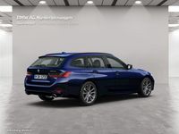 Gebraucht BMW 330e Sport Line 292 PS (214 kW) 2024 Blau Kombi
