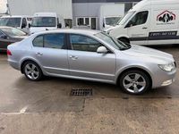 Gebraucht Skoda Superb Ambition 140 PS (102 kW) 2012 Brilliantsilber metallic Limousine