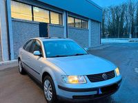 Gebraucht VW Passat 105 PS (77 kW) 1998 Grau Limousine