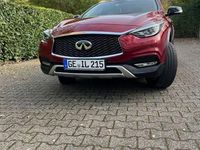 Gebraucht Infiniti QX30 170 PS (125 kW) 2016 Rot SUV