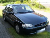 Gebraucht Ford Escort 90 PS (66 kW) 1996 Grün Limousine