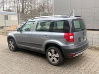 Gebraucht Skoda Yeti 105 PS (77 kW) 2012 Grau SUV
