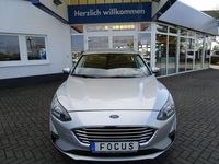 Gebraucht Ford Focus Titanium 125 PS (91 kW) 2021 Silber Limousine