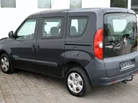 Używany Opel Combo Selection 95 KM (69 kW) 2016 Czarny Minivan