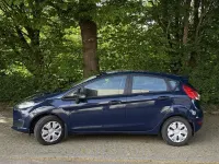 Gebraucht Ford Fiesta 101 PS (74 kW) 2013 Blau Kleinwagen