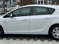 Gebraucht Opel Astra 120 PS (88 kW) 2015 Weiß Limousine
