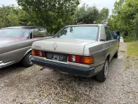 Gebraucht Mercedes 190 118 PS (86 kW) 1988 Gold Limousine