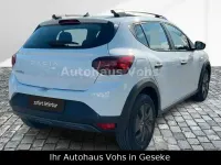 Neu Dacia Sandero Essentiel 91 PS (66 kW) 2025 Weiß SUV