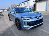 Gebraucht VW Tayron Life 150 PS (110 kW) 2025 Oyster silver SUV