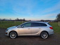 Gebraucht Opel Astra 140 PS (102 kW) 2014 Silber Kombi