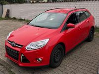 Gebraucht Ford Focus Trend 105 PS (77 kW) 2014 Racerot Kombi