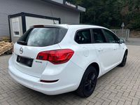 Gebraucht Opel Astra 115 PS (84 kW) 2011 Weiß Kombi